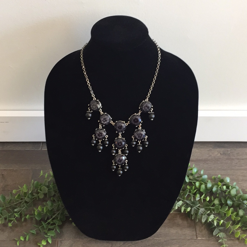 Black And Silver Bubble Necklace 15$
